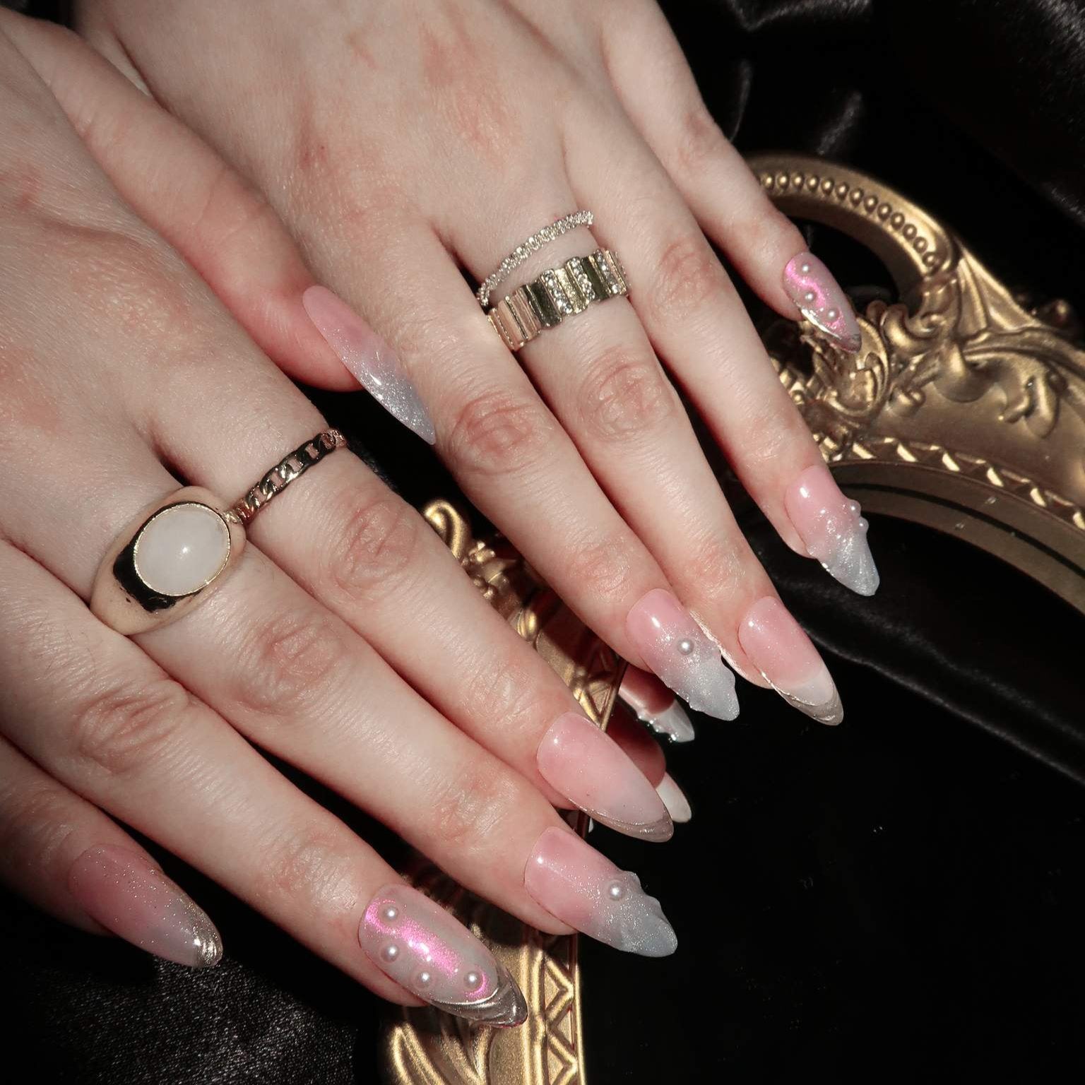 Lazuli Feather (medium almond)