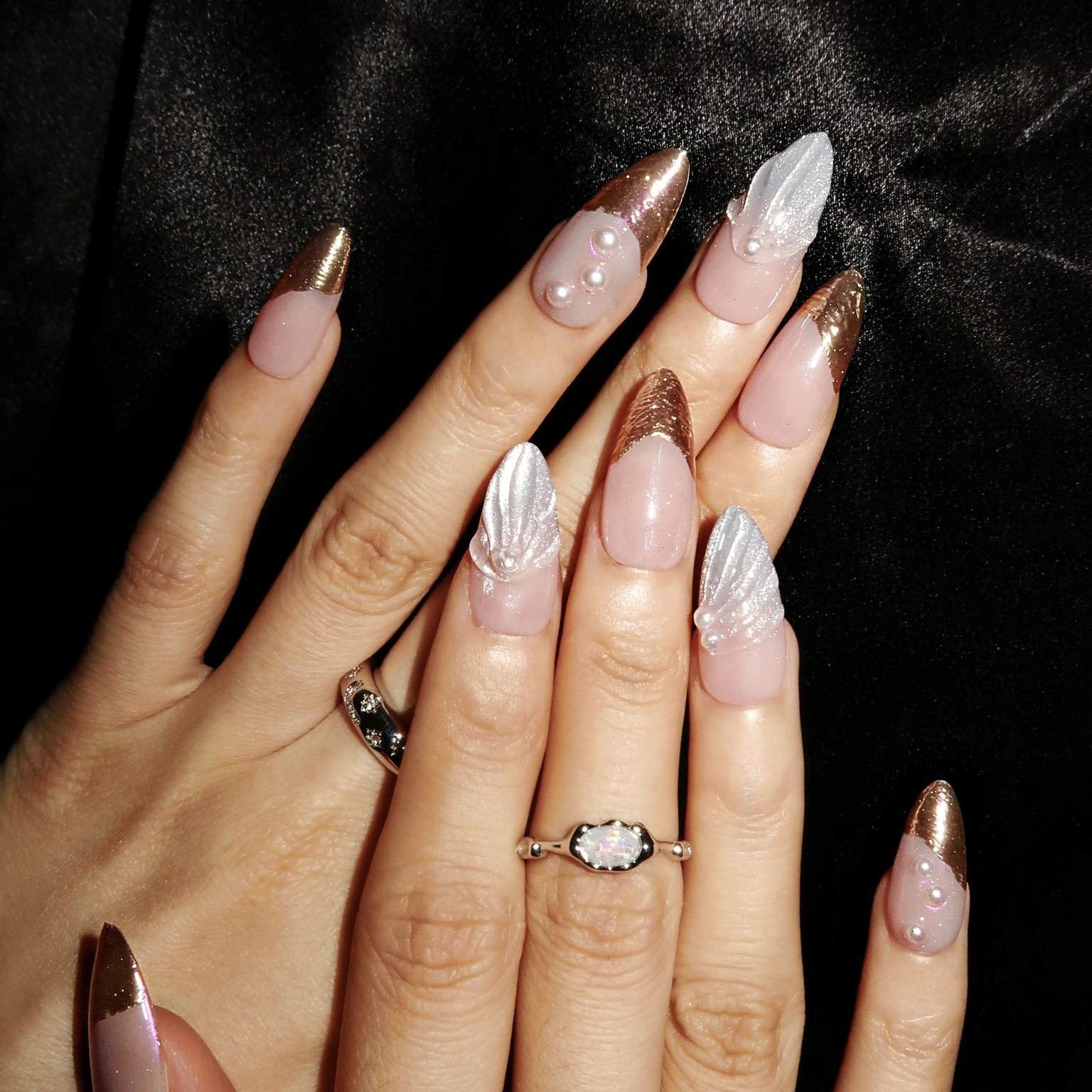 Lazuli Feather (medium almond)